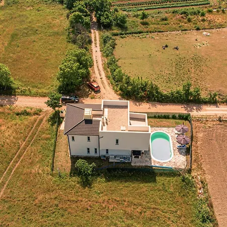 House Ivona Suhovare