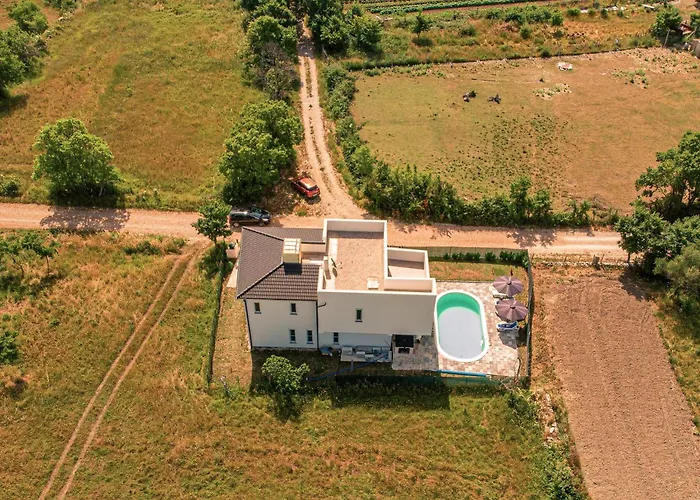 House Ivona Suhovare