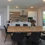 House Ivona