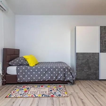 House Ivona Holiday home Suhovare