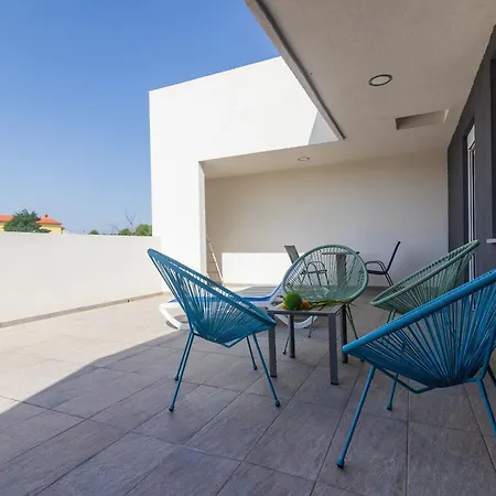 House Ivona Suhovare